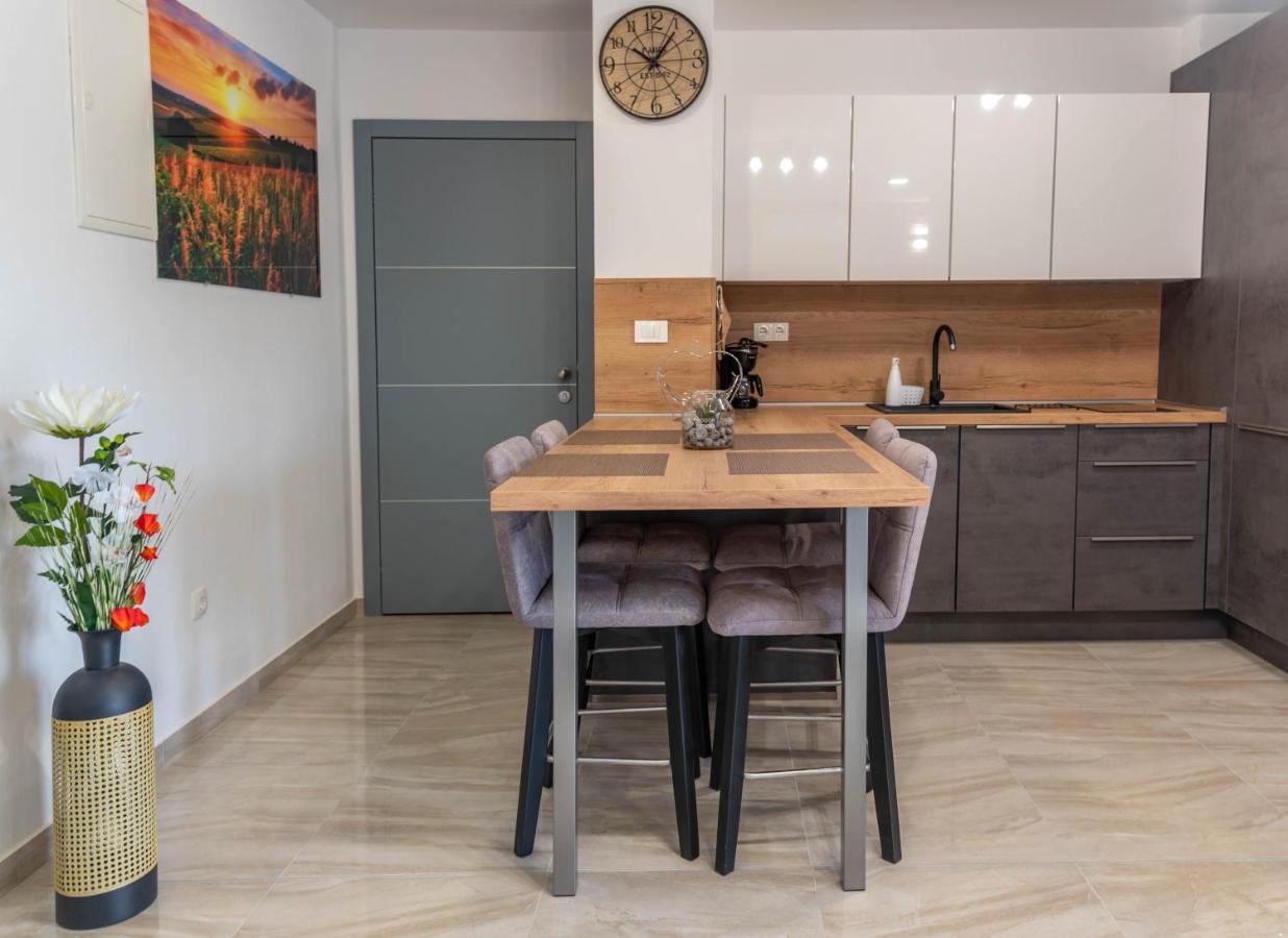 Apartmani Dalmacija Drage Exterior photo